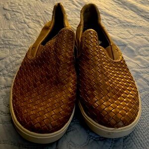 OluKai Lae‘ahi Lauhala Leather Weave Slip On Loafer